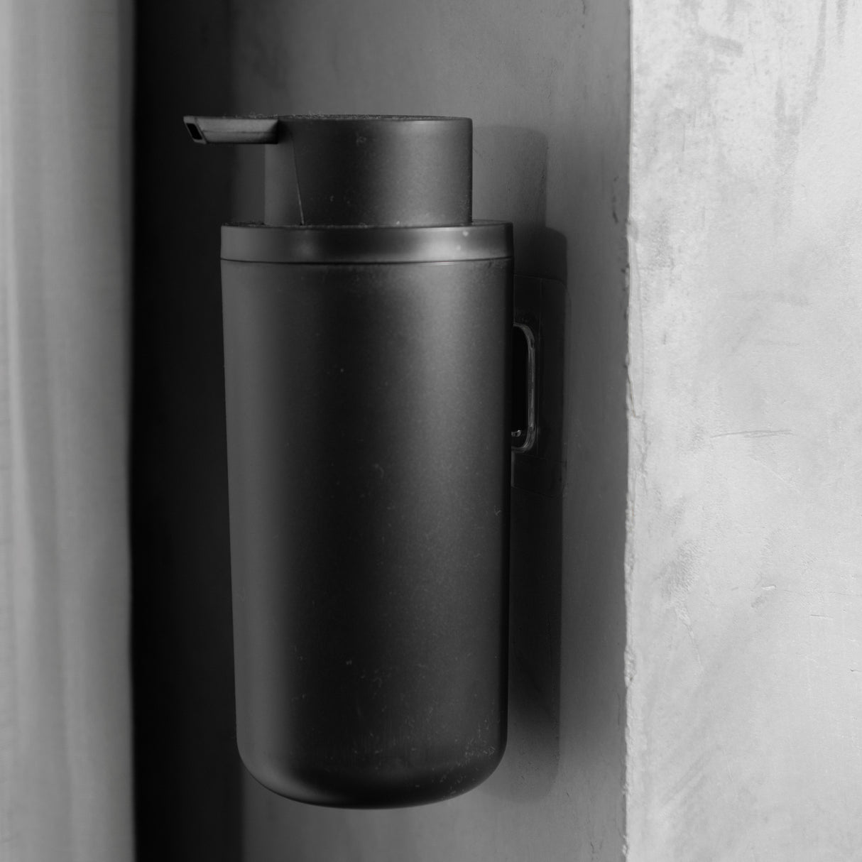 JABONERA DE PARED ELEVE 500 ML NEGRO